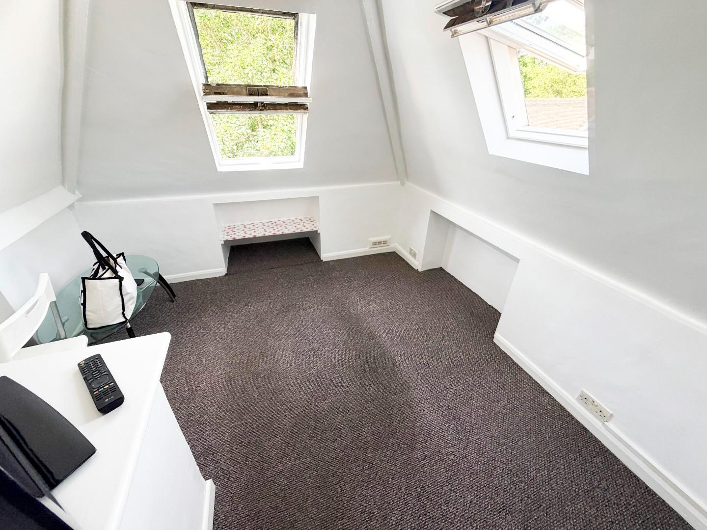 1 bed property in Stanmore Hill, Stanmore